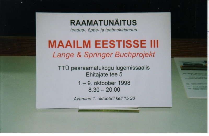 Raamatunäitus  Maailm Eestisse III avamine 001